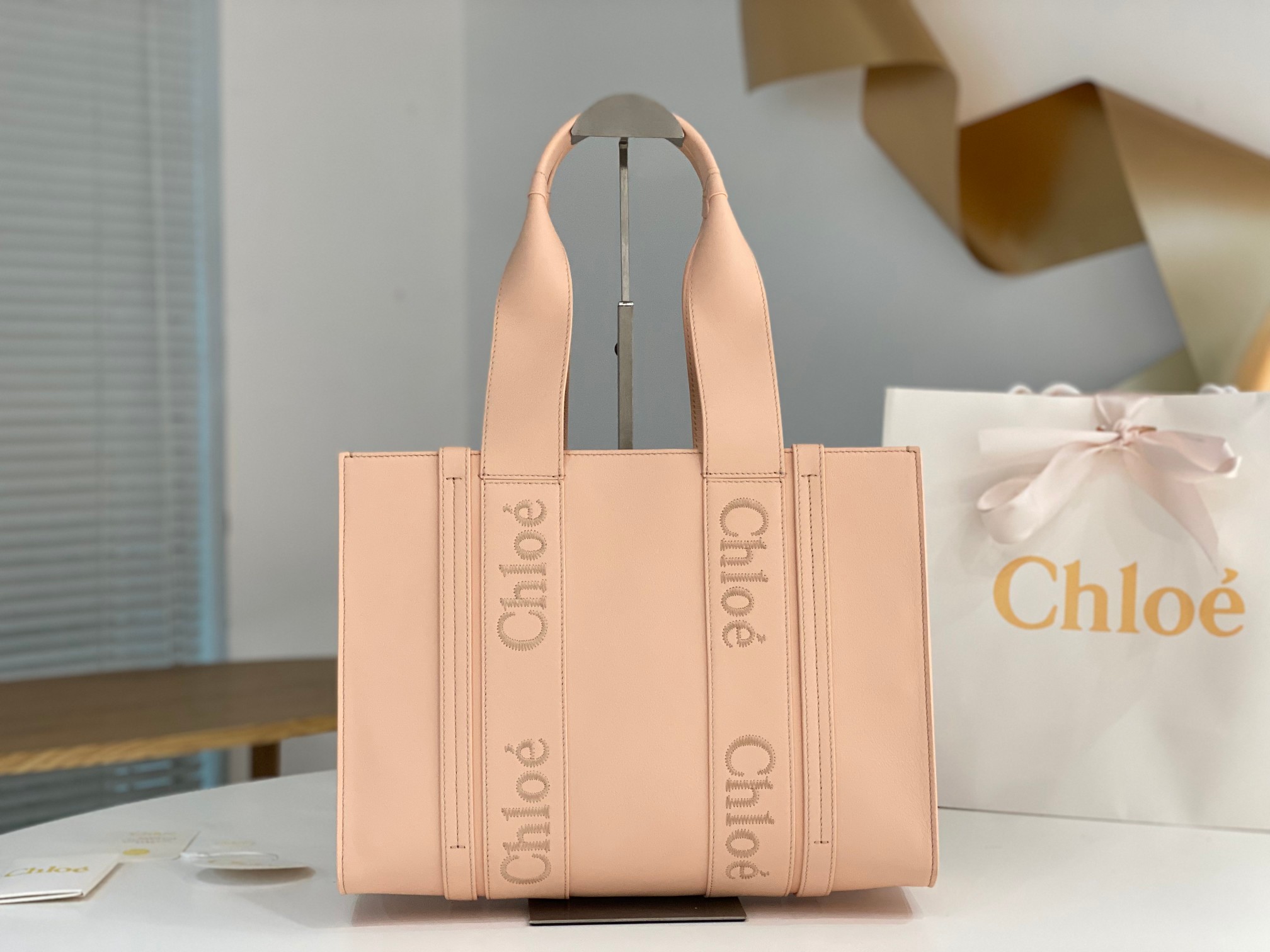 Chloe Medium Woody Tote Bag In Pink Soft Smooth Calfskin Leather